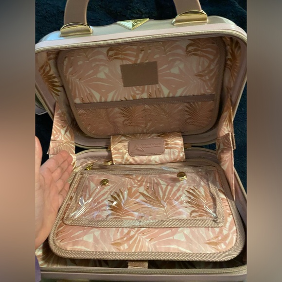 Triforce Hardside Beauty Case w/ Interior Panels Rose Gold - Picture 10 of 15